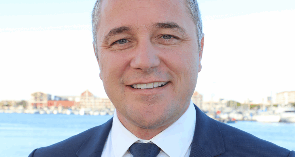 Port-Saint-Louis du Rhône (France): regenerating brownfields and developing yachting