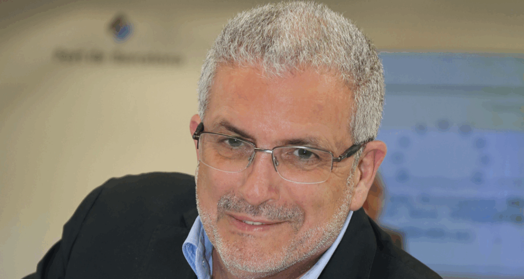 Escola Europea : how to train and raise awareness of 21st century port issues