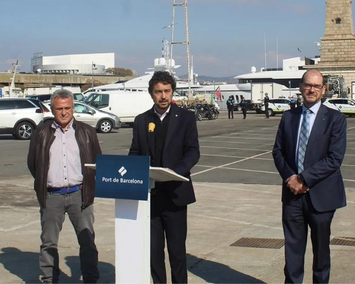 La lonja de pescadores del Puerto de Barcelona (España) se renueva.