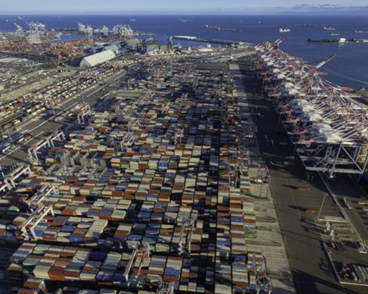 EE.UU acelera la descarbonización de sus puertos con un cambio de paradigma económico 