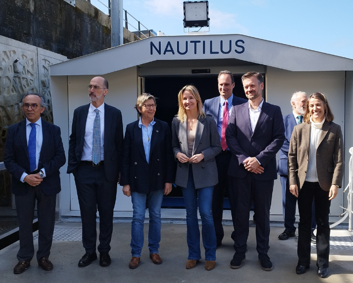 Vigo’s new aquatic observatory in a dock basin