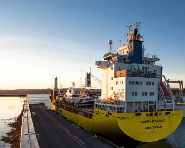 Un partenariat entre la province et le port pour électrifier les quais de Victoria