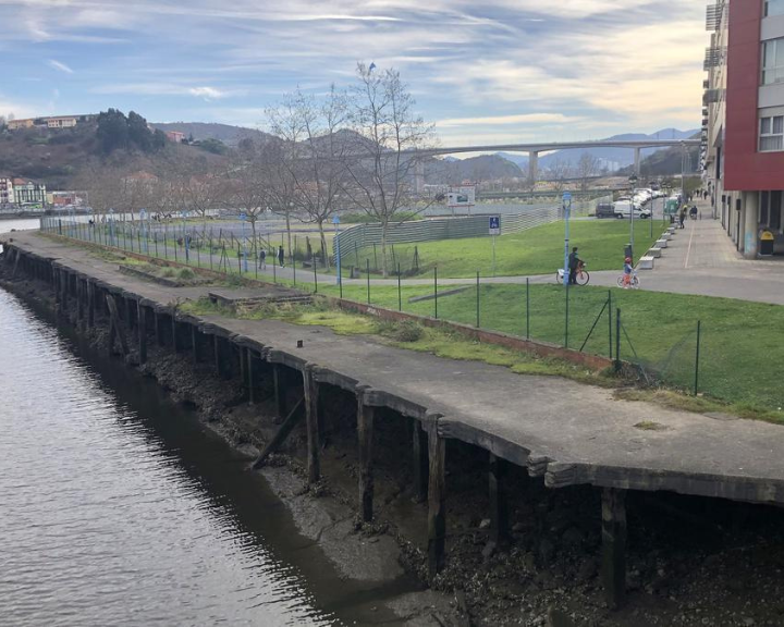 Barakaldo restaura antiguos muelles y su conexión con la ciudad